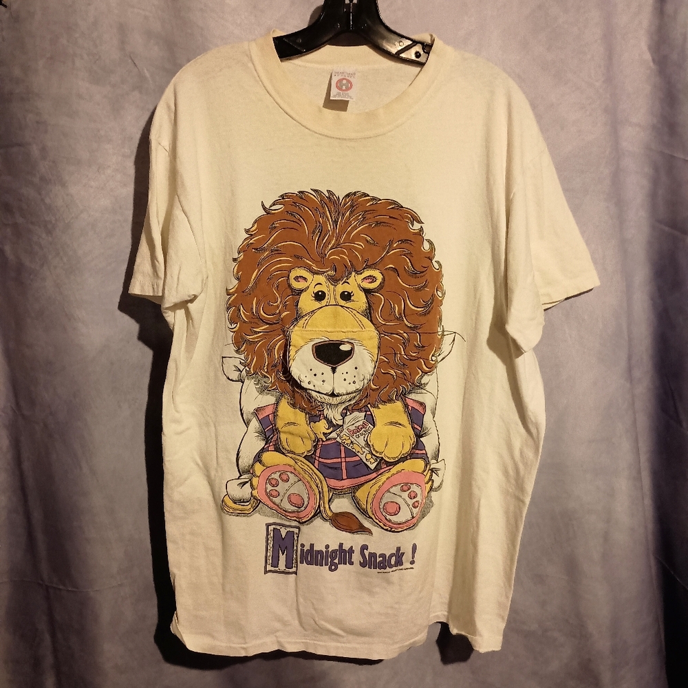 Vintage Heartland Apparel “Midnight Snack!” Flip-mouth‎ Lion Novelty Tee
